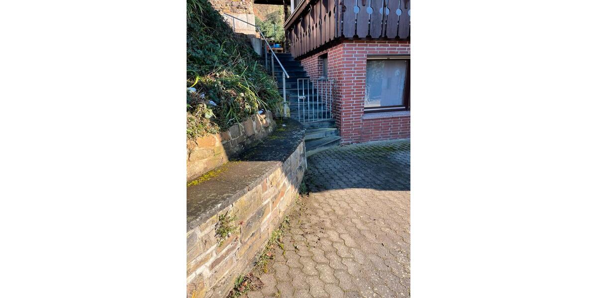 Etagenwohnung Antweiler - 3 Zimmer, 95 m&sup2;, 1.100&euro; | Angebot:25793729