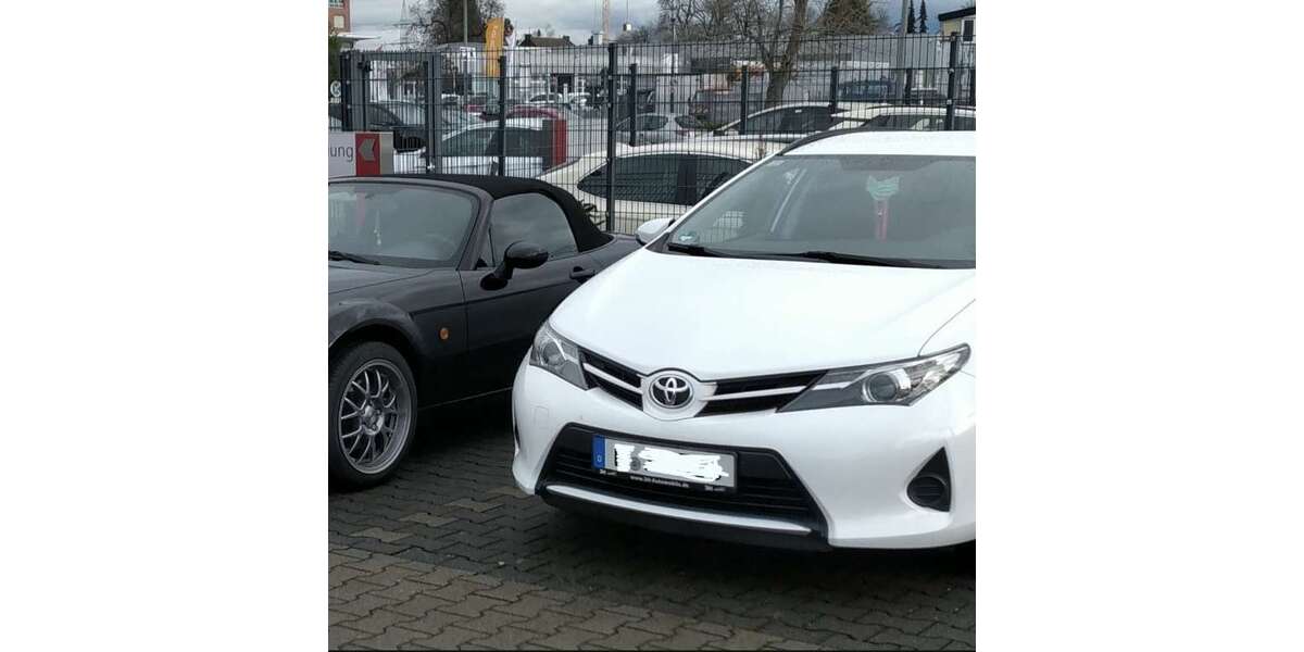 Toyota Auris 118.000 km 6.900 &euro; Niederkassel-Lülsdorf 53859