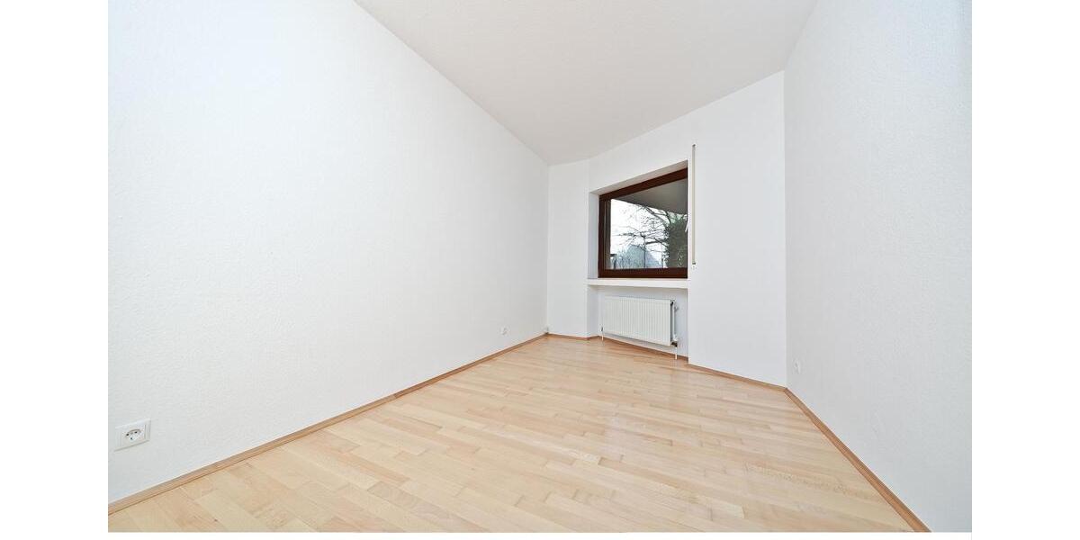 Erdgeschoßwohnung Bonn Bad Godesberg - 3 Zimmer, 151 m&sup2;, 2.280&euro; | Angebot:25807104