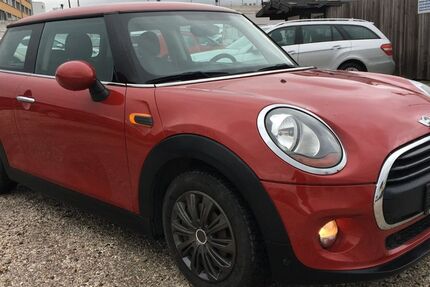 Mini ONE 166.000 km 5.399 &euro; Bonn 53227