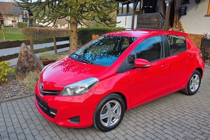 Toyota Yaris 141.800 km 6.200 &euro; Dümpelfeld 53520