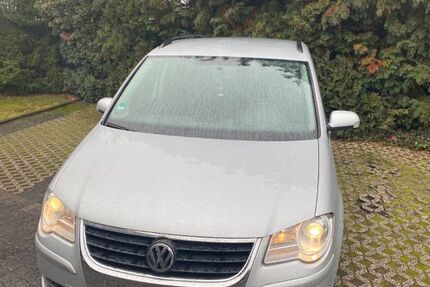 VW Touran 236.000 km 3.490 &euro; Bonn 53227