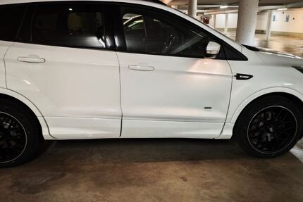Ford Kuga 103.147 km 17.500 &euro; Brühl 50321