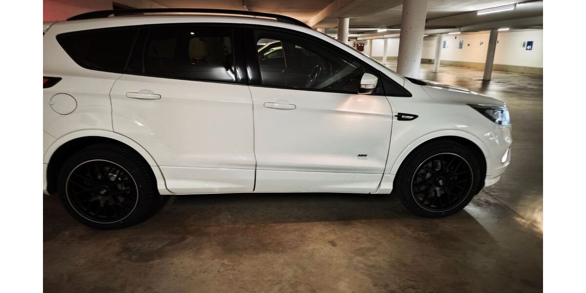 Ford Kuga 103.147 km 17.500 &euro; Brühl 50321