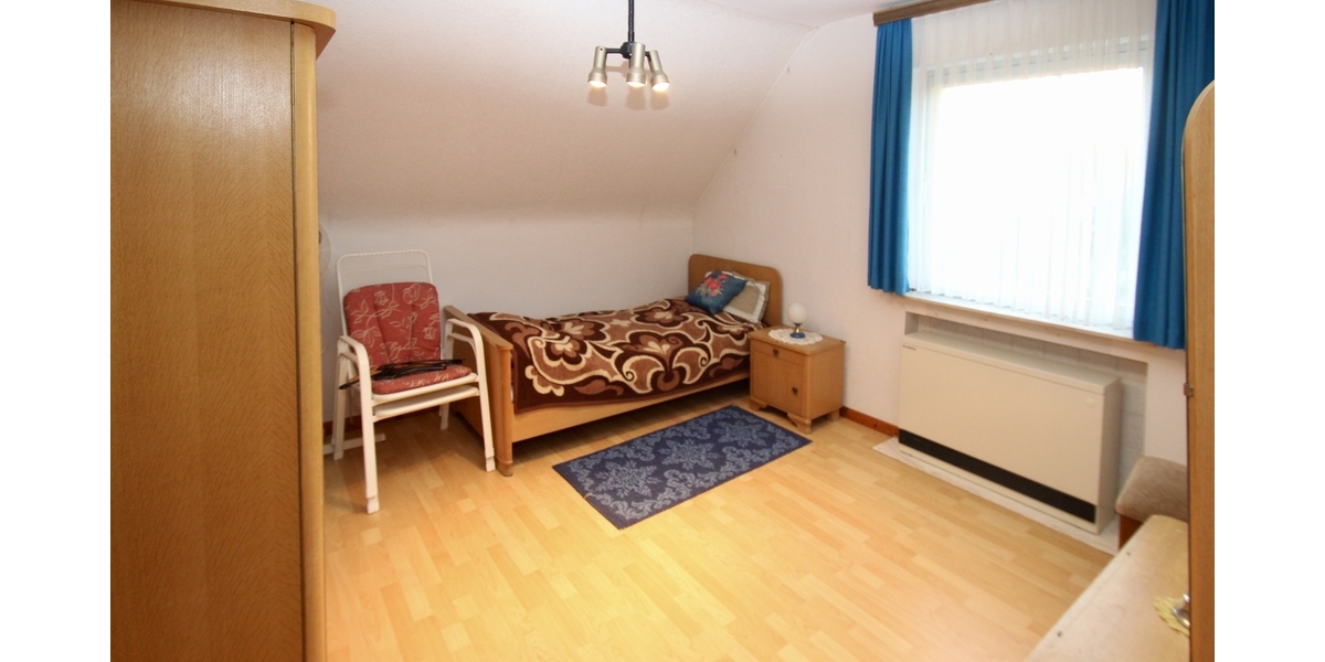 Charmantes Einfamilienhaus mit Potenzial und großzügiger Grundstücksfläche in Gymnich - Einfamilienhaus Erftstadt | Angebot:24509866