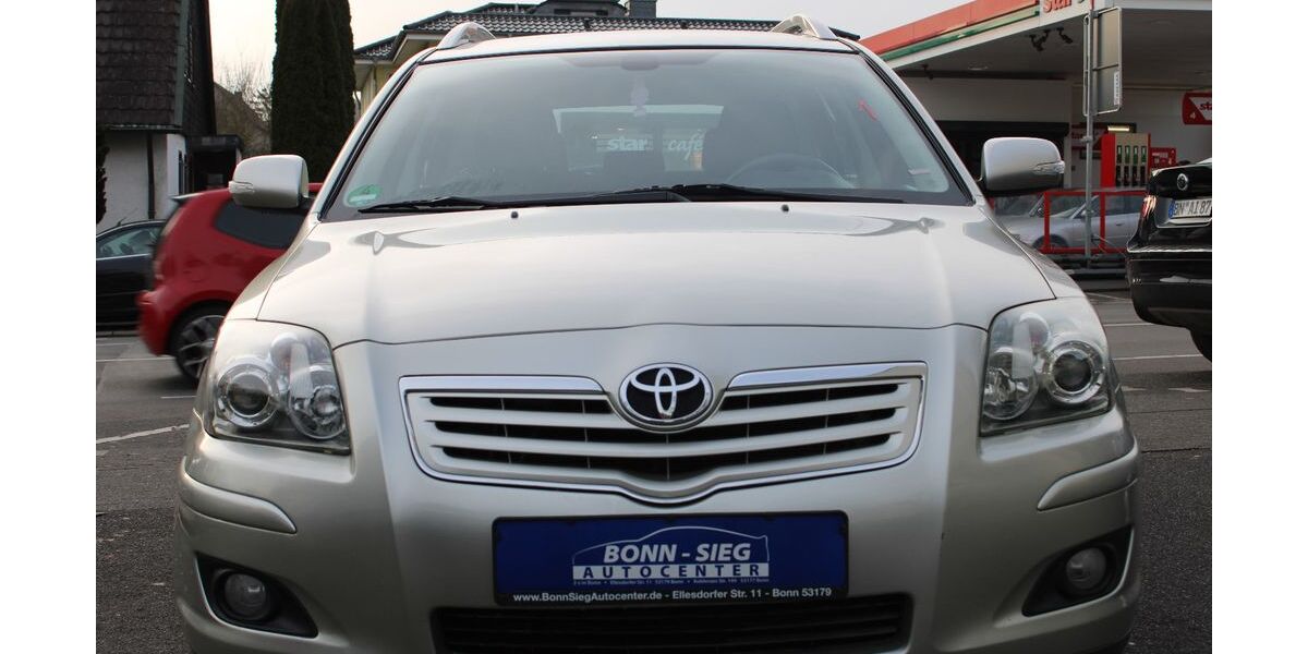 Toyota Avensis 94.000 km 5.650 &euro; Bonn 53179