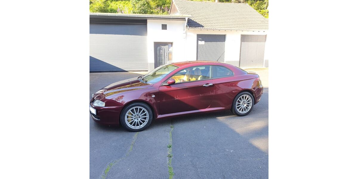 Alfa Romeo GT 321.500 km 12.900 &euro; Schleiden 53937