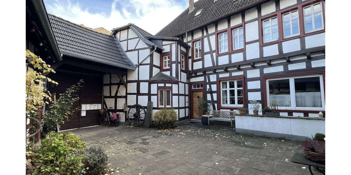 Einfamilienhaus Königswinter - 15 Zimmer, 391 m&sup2;, 870.000&euro; | Angebot:25509051