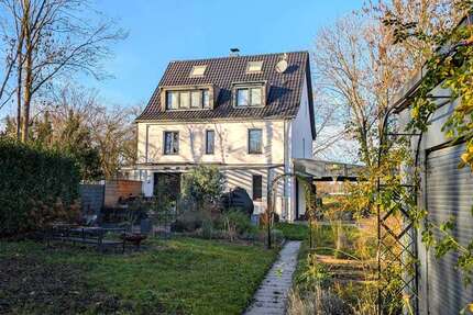 Haus Köln Chorweiler - 7 Zimmer, 208 m&sup2;, 980.000&euro; | Angebot:25936533