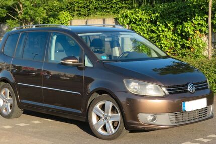VW Touran 237.000 km 6.100 &euro; Niederkassel 53859