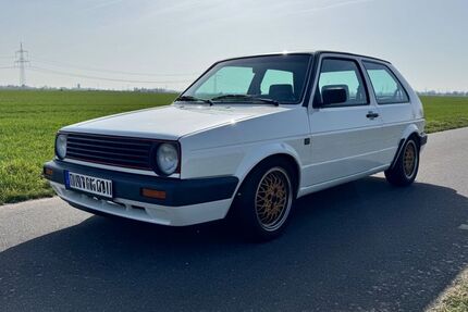 VW Golf 2.000 km 9.999 &euro; Kreuzau 52372