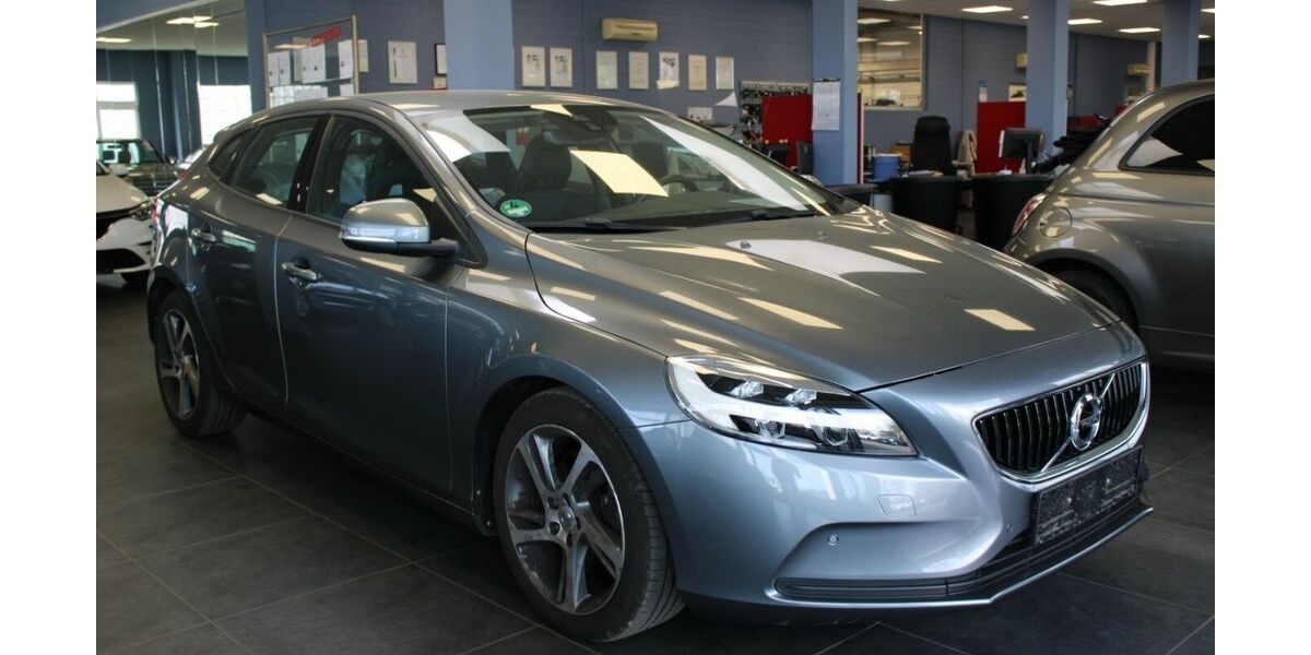 Volvo V40 82.640 km 12.980 &euro; Euskirchen 53881