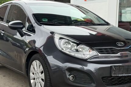 Kia Rio 147.000 km 5.999 &euro; Euskirchen 53879