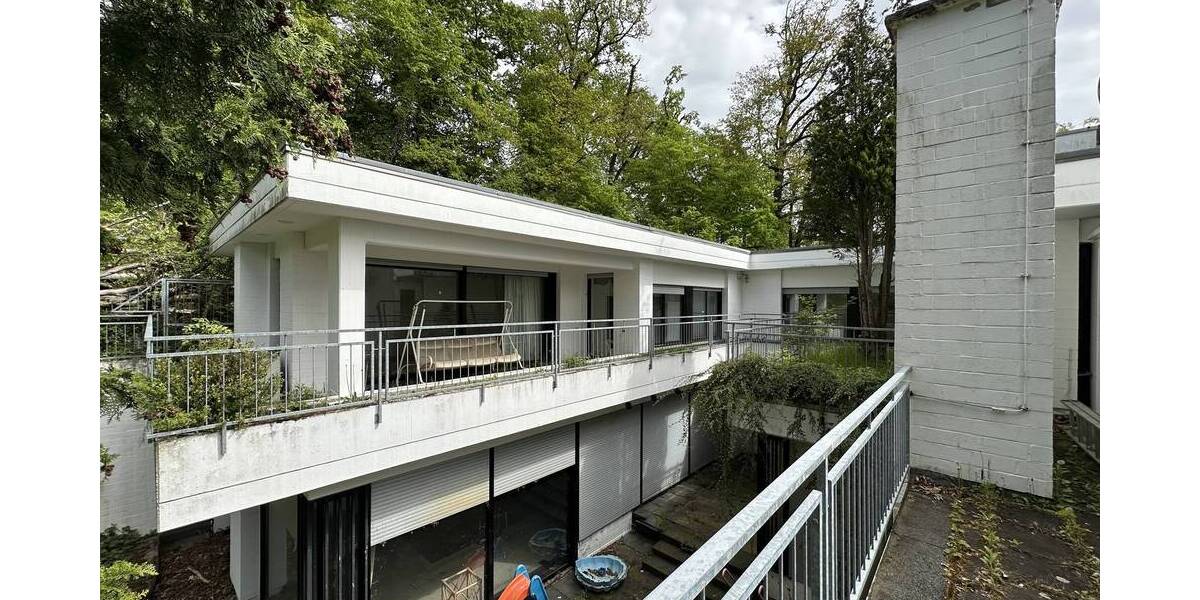 Anwesen der 1970er Jahre in TOP Hanglage Bad Godesberg, Sanierungsobjekt mit Entwicklungspotential - Einfamilienhaus Bonn Bad Godesberg | Angebot:24703452