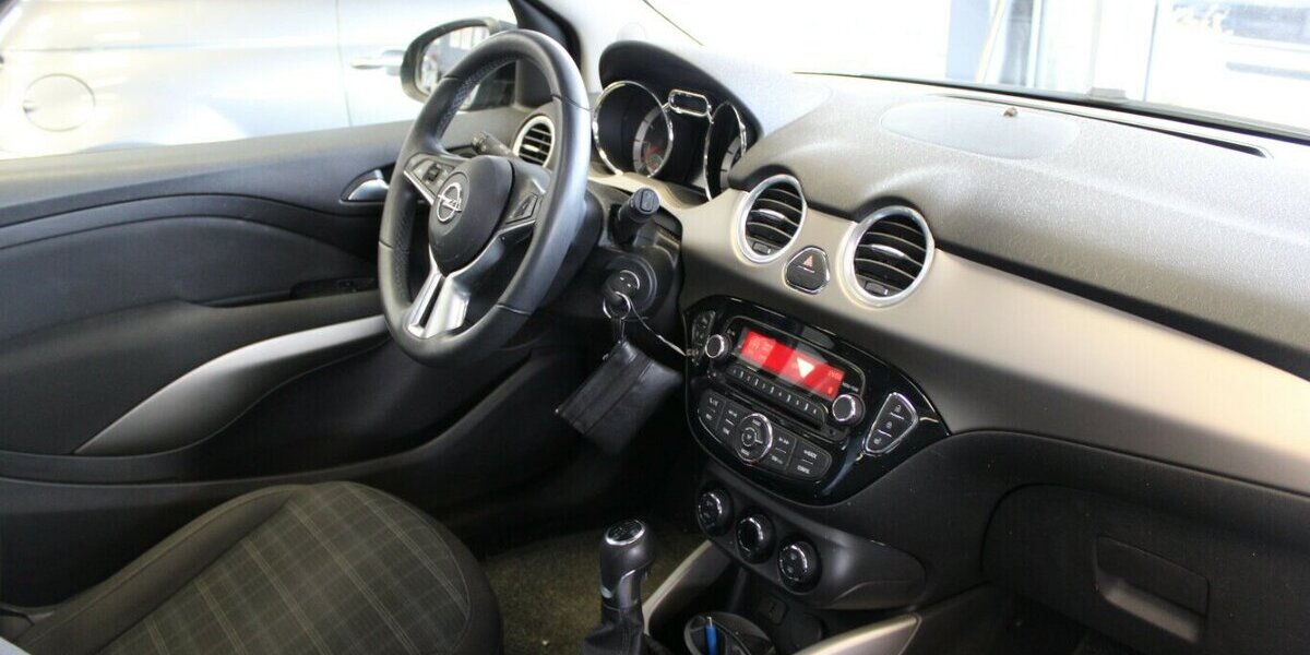 Opel Adam 1.4 - Panorama - 8-Fach - 30.434 km 7.980 &euro; Euskirchen 53881