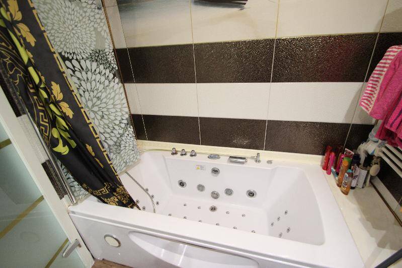 Etagenwohnung Bonn Brüser Berg - 4 Zimmer, 100 m&sup2;, 300.000&euro; | Angebot:25800101