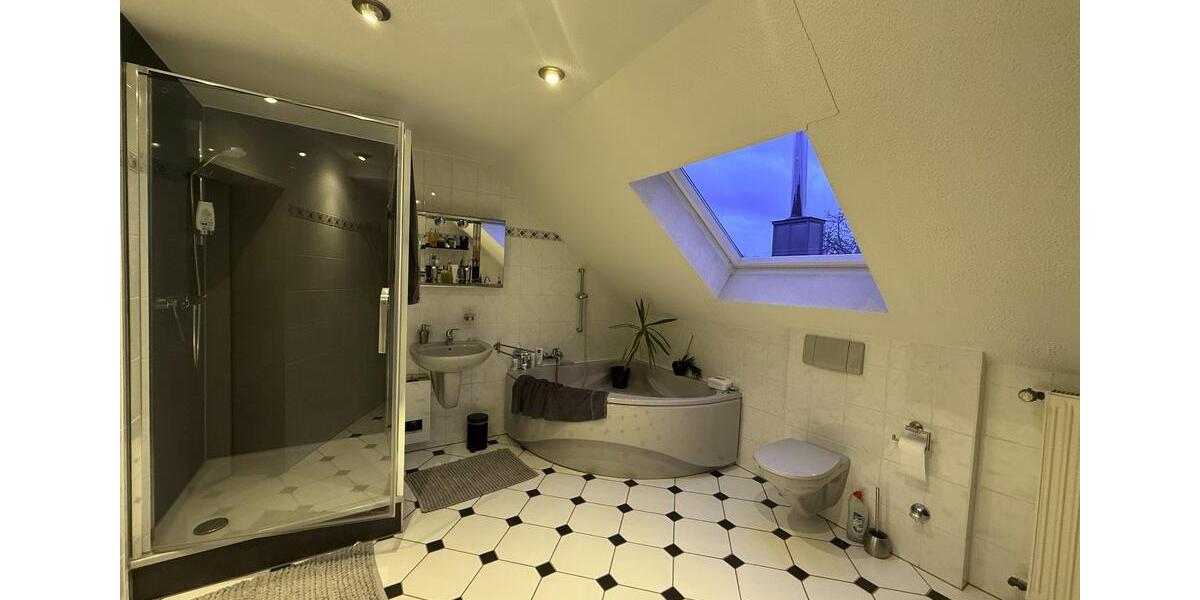 Einfamilienhaus Bonn Beuel-Mitte - 8 Zimmer, 226 m&sup2;, 770.000&euro; | Angebot:25236960