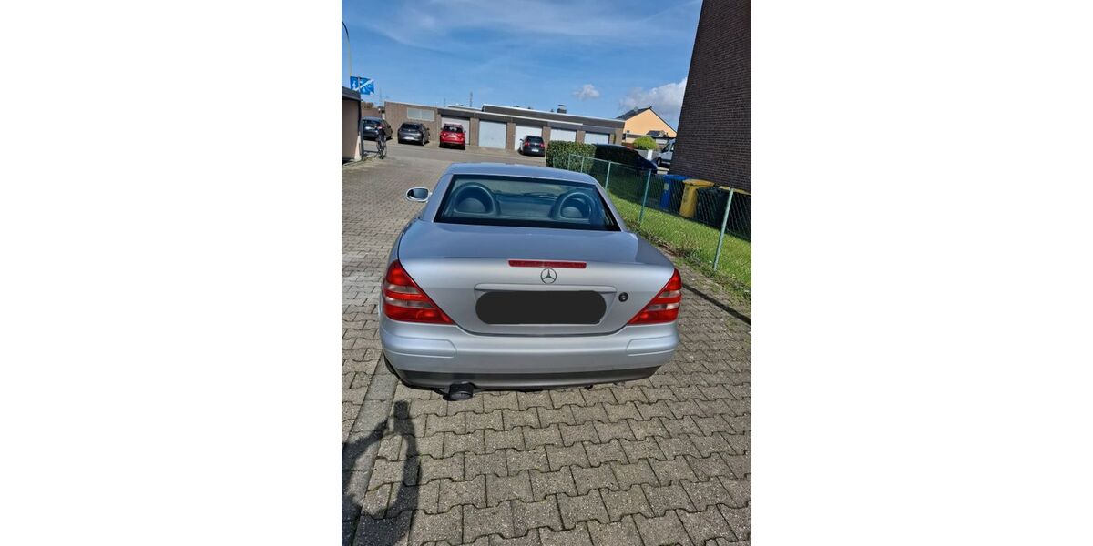 Mercedes-Benz SLK 200 161.625 km 5.800 &euro; MERZENICH 52399