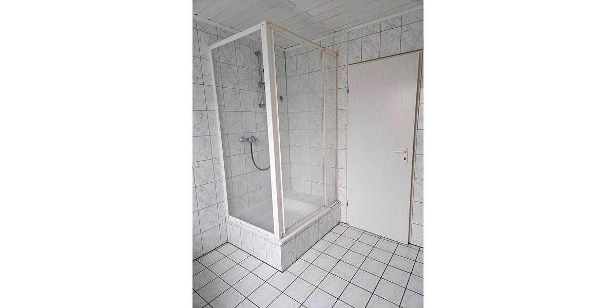 Dachgeschoßwohnung Erftstadt - 4 Zimmer, 83 m&sup2;, 800&euro; | Angebot:25959353