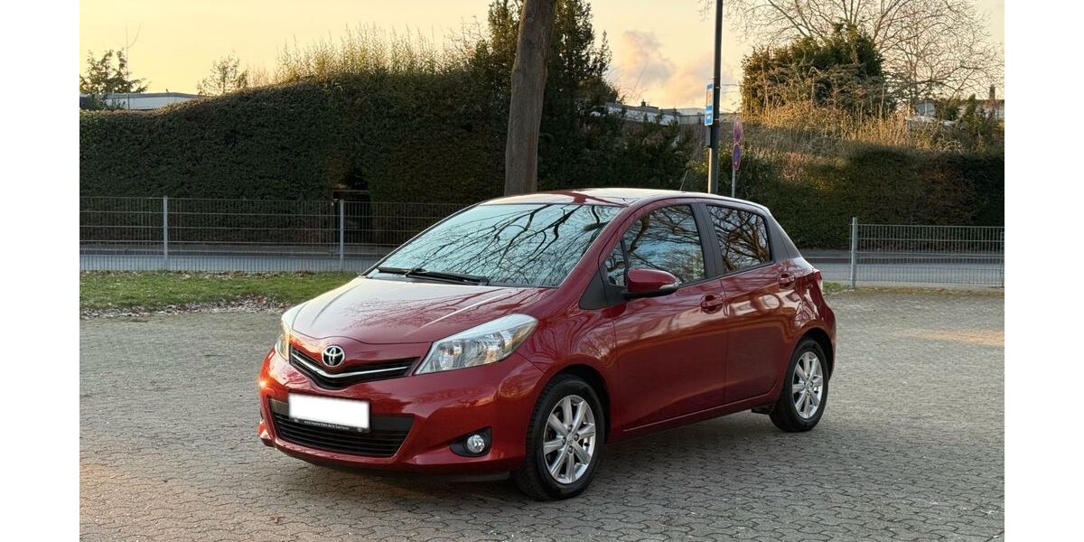 Toyota Yaris 39.530 km 9.499 &euro; Düren 52351
