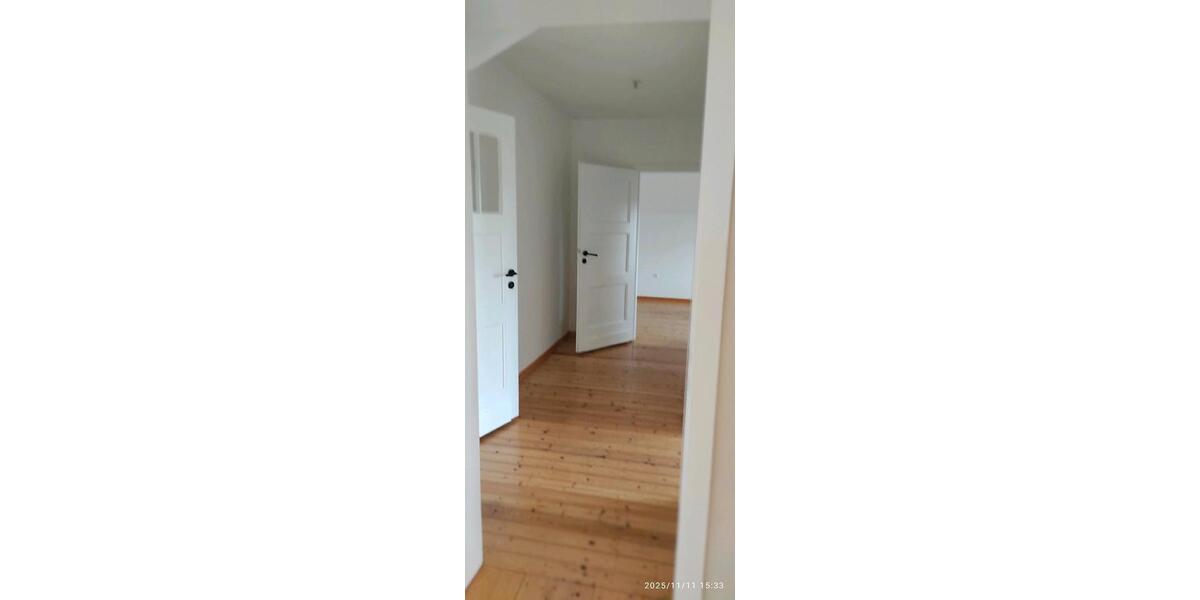 Doppelhaushälfte Hönningen - 7 Zimmer, 135 m&sup2;, 950&euro; | Angebot:25394434