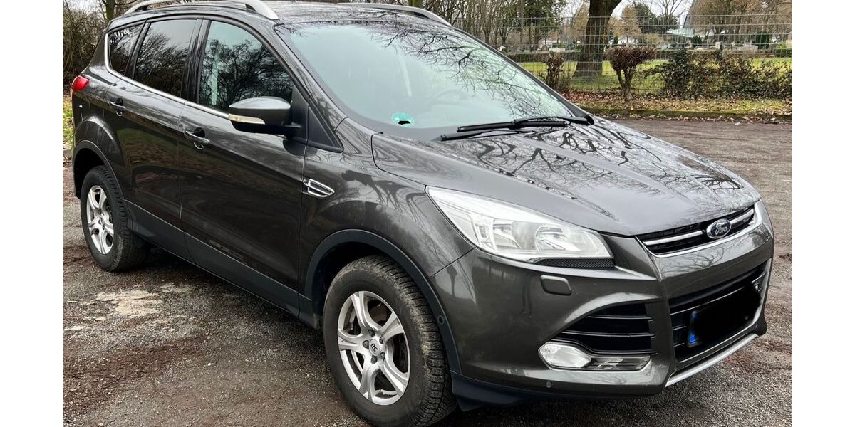 Ford Kuga 131.000 km 9.900 &euro; Niederkassel 53859