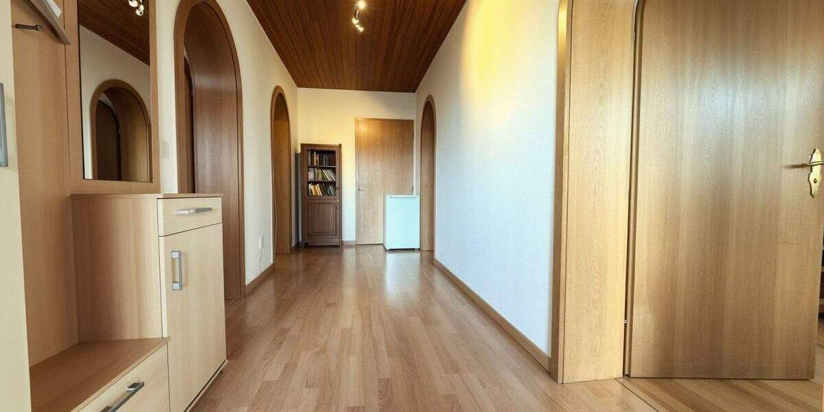 Mehrfamilienhaus, Wohnhaus Königswinter Ittenbach - 7 Zimmer, 246 m&sup2;, 759.000&euro; | Angebot:25739562