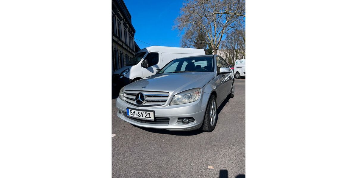 Mercedes-Benz 220 197.000 km 8.000 &euro; Hürth 50354