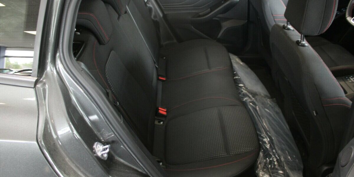 Ford Focus 1.5 EcoBoost Aut. St-Line 51.050 km 17.980 &euro; Euskirchen 53881