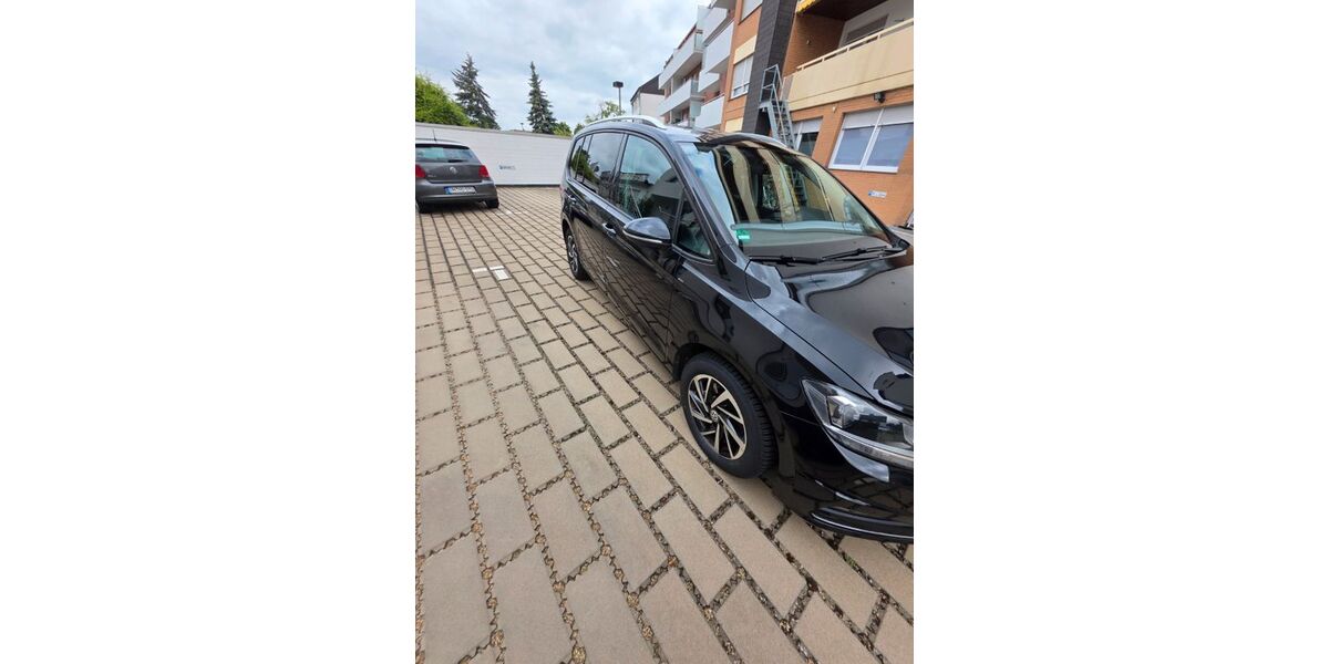 VW Touran 115.800 km 15.900 &euro; Düren 52349