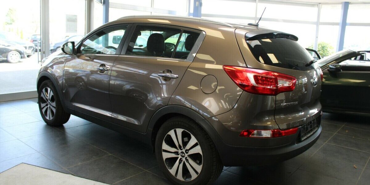 Kia Sportage 2,0 CRDI 184 Allrad Spirit Panorama 130.882 km 10.980 &euro; Euskirchen 53881