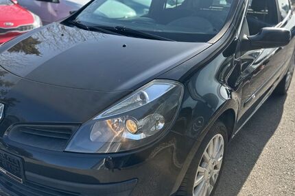Renault Clio 171.200 km 2.300 &euro; Rheinbach 53359