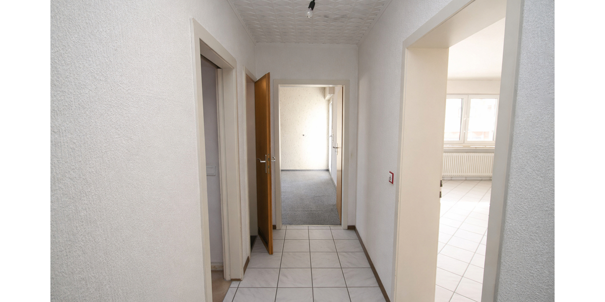 Mit 3D: Mehrfamilienhaus 4 Einheiten (2 Wg. frei) + 4 Garagen – Potenzial bis ca. 40.000 EUR p.a. - Mehrfamilienhaus, Wohnhaus Brühl | Angebot:26001821
