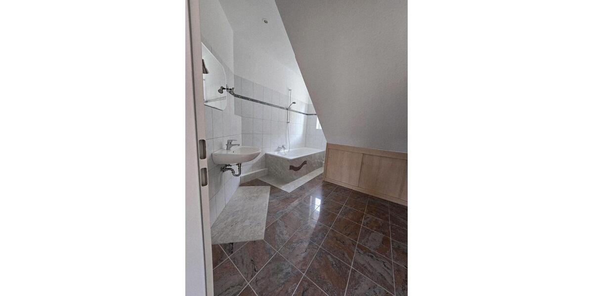 Dachgeschoßwohnung Mechernich - 2 Zimmer, 81 m&sup2;, 960&euro; | Angebot:24327655