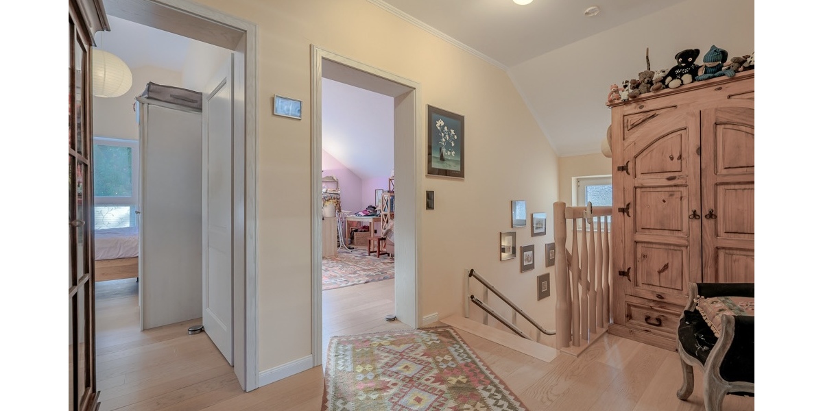 Direkt am Naturschutzgebiet! Modernes Haus mit Einliegerwohnung, Aufzug und vielen Extras! - Einfamilienhaus Königswinter | Angebot:24598297