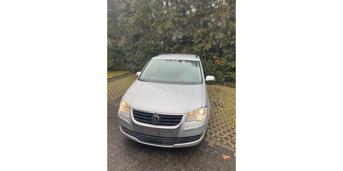 VW Touran 236.000 km 3.200 &euro; Bonn 53227