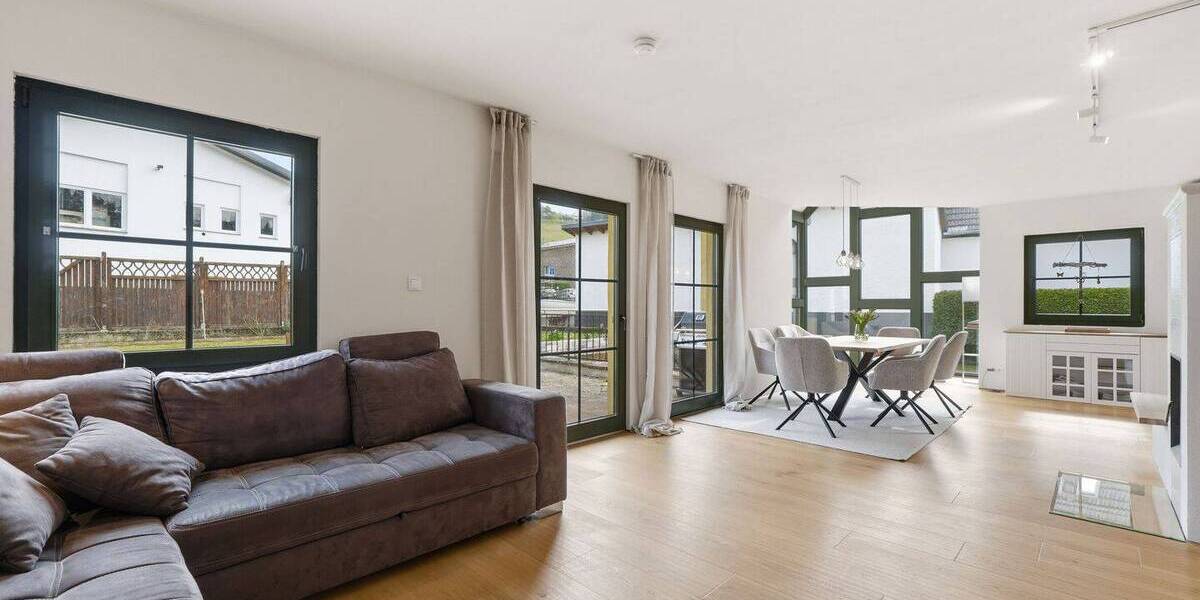 Einfamilienhaus Bonn Brüser Berg - 7 Zimmer, 220 m&sup2;, 525.000&euro; | Angebot:26043634