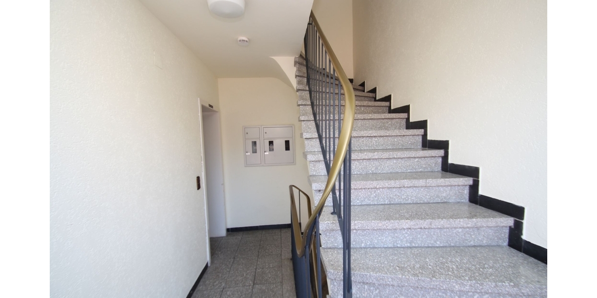 Mit 3D: Mehrfamilienhaus 4 Einheiten (2 Wg. frei) + 4 Garagen – Potenzial bis ca. 40.000 EUR p.a. - Mehrfamilienhaus, Wohnhaus Brühl | Angebot:26001821