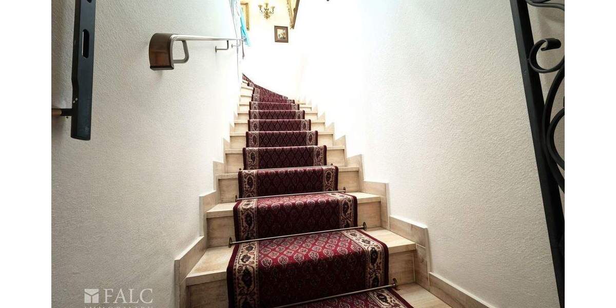 Mehrfamilienhaus, Wohnhaus Königswinter Ittenbach - 7 Zimmer, 246 m&sup2;, 759.000&euro; | Angebot:25739562