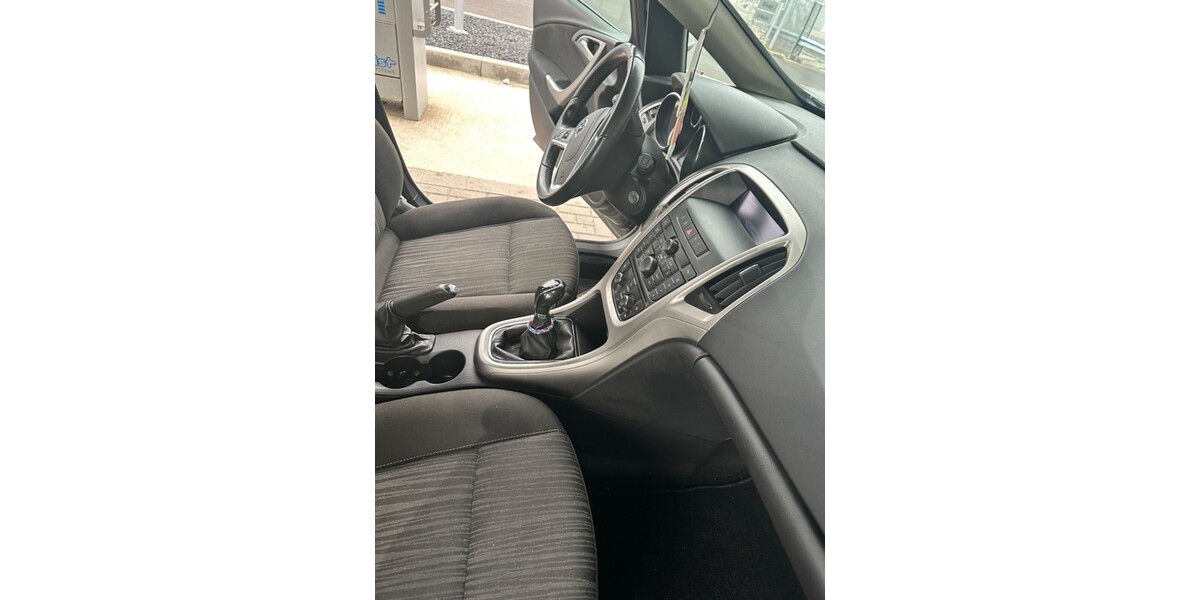 Opel opel astra j 192.570 km 3.260 &euro; Heimbach 52396