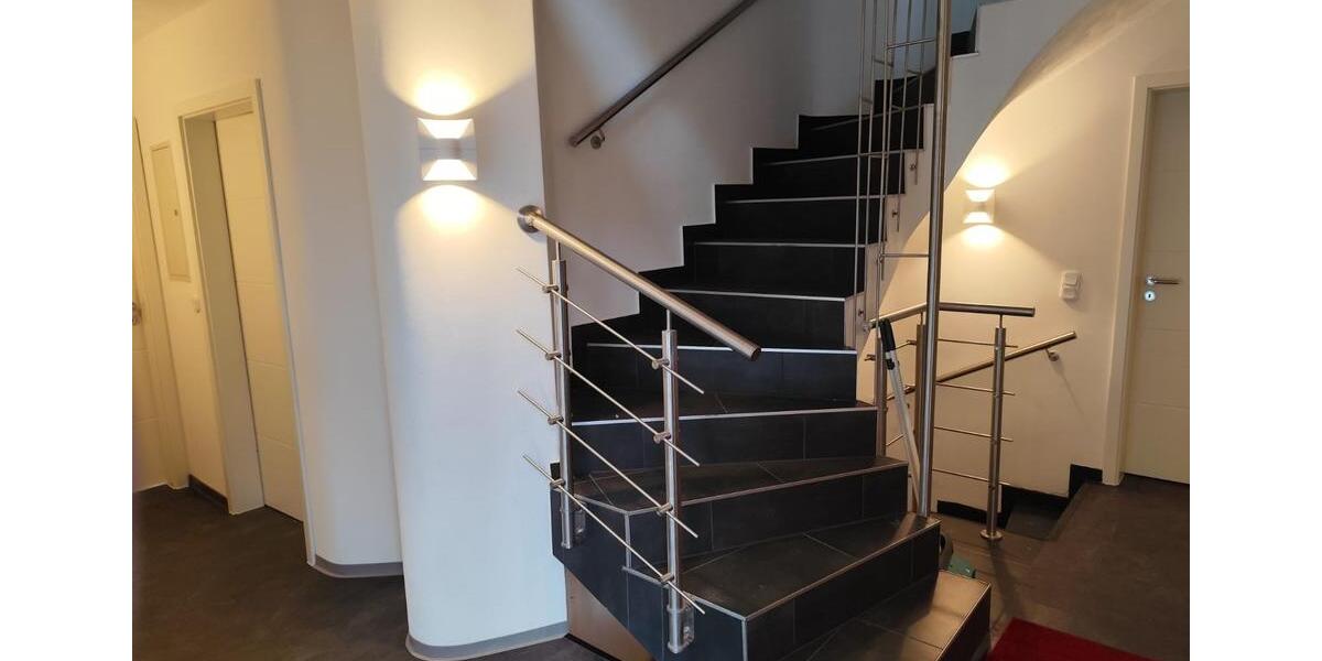 Einfamilienhaus Düren Rölsdorf - 7 Zimmer, 261 m&sup2;, 520.000&euro; | Angebot:25953421