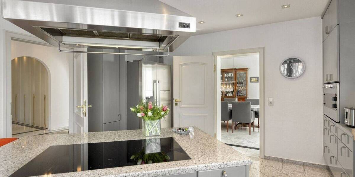 Einfamilienhaus Brühl - 7 Zimmer, 290 m&sup2;, 1.800.000&euro; | Angebot:26608920