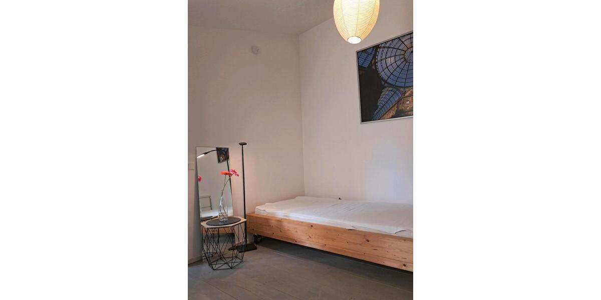 Dachgeschoßwohnung Bonn Poppelsdorf - 1 Zimmer, 32 m&sup2;, 780&euro; | Angebot:25843825