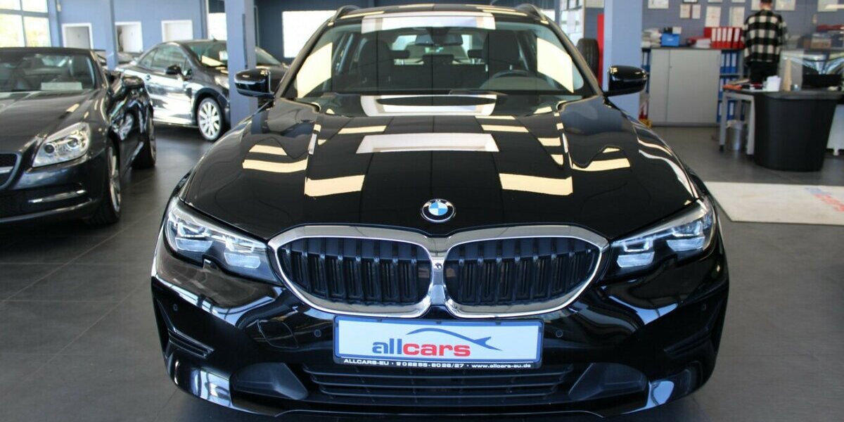 BMW 318 318d Touring Aut. Advantage 97.827 km 22.980 &euro; Euskirchen 53881