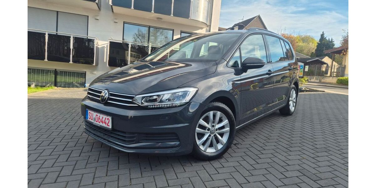 VW Touran 53.260 km 24.999 &euro; Bornheim 53332