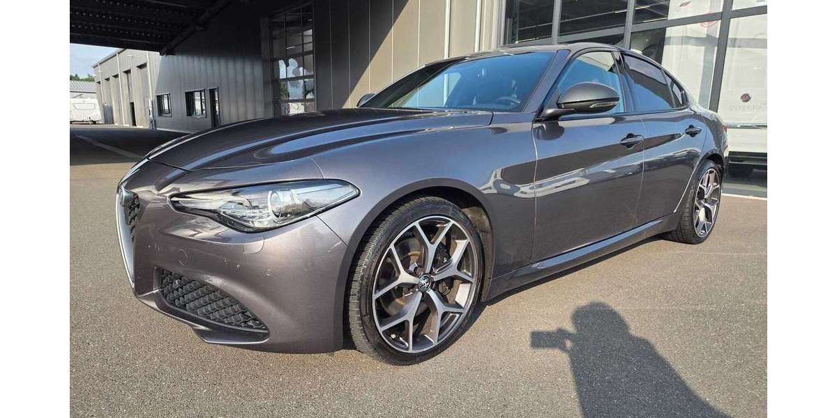 Alfa Romeo Giulia 77.768 km 42.879 &euro; Düren 52351