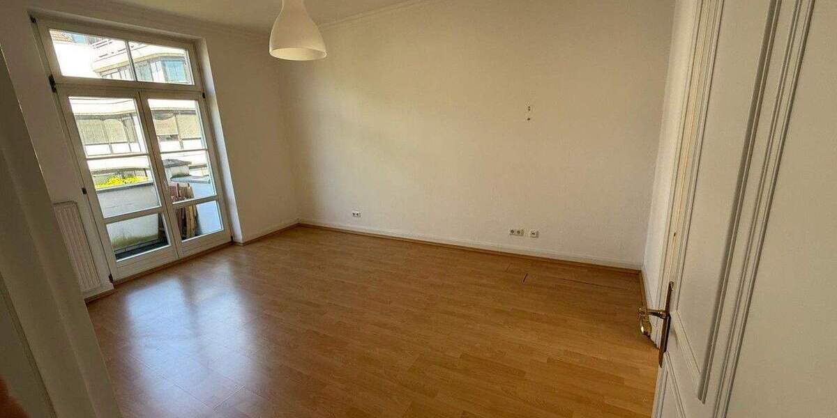 Etagenwohnung Bonn Zentrum - 3 Zimmer, 80 m&sup2;, 1.350&euro; | Angebot:25676144