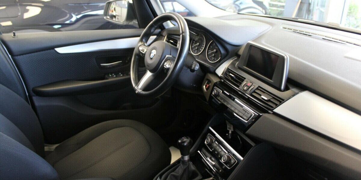 BMW 218 218i Active Tourer Advantage 58.050 km 14.980 &euro; Euskirchen 53881