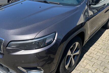Jeep Cherokee 143.600 km 14.900 &euro; Kerpen 50170