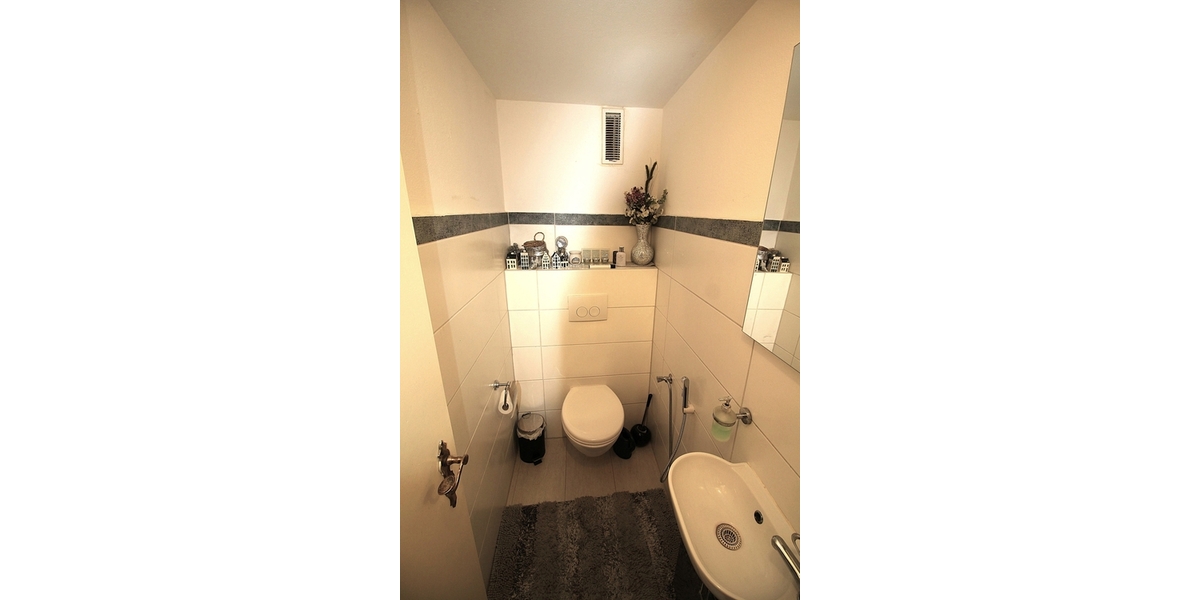 Gut geschnittene, barrierearme und bezugsfreie 4 Zimmer-Wohnung mit Balkon und Tiefgaragenstellplatz - Etagenwohnung Bonn / Tannenbusch Tannenbusch | Angebot:26196067
